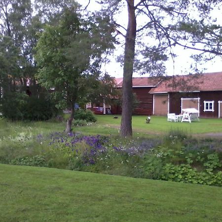 Draenggardens Stuga Pa Genuin Raettviksgard Boda  Экстерьер фото
